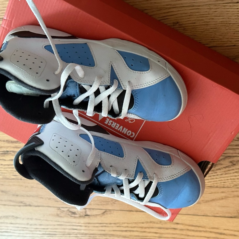 Jordan Kids Sneakers in Blue and White